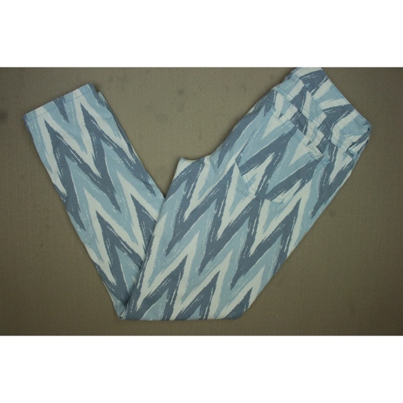Seven7 Skinny Jeans Women's Size 8 Petite Blue White Chevron Pattern Denim - Picture 6 of 8